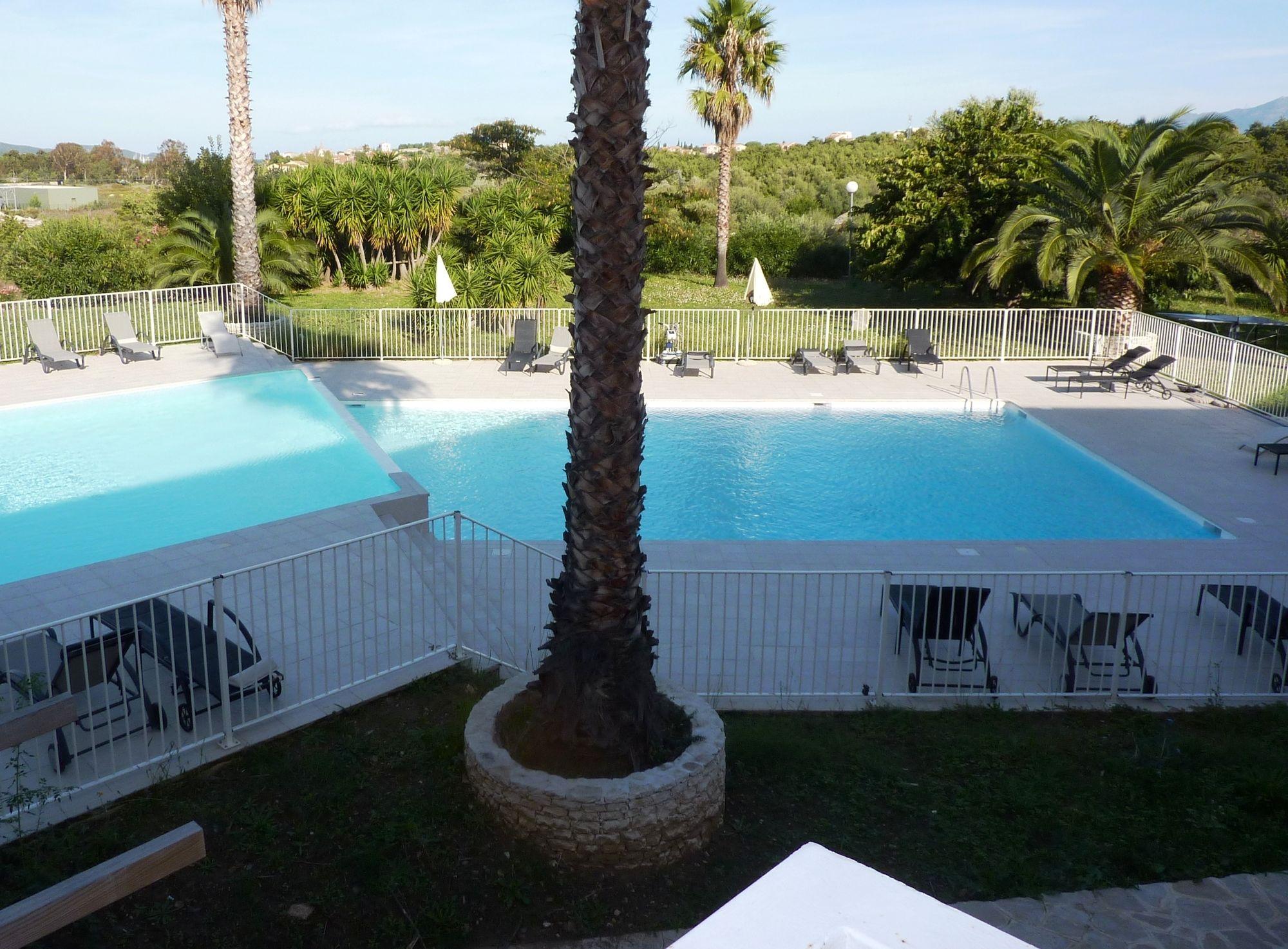 Adonis Saint Florent Exterior photo