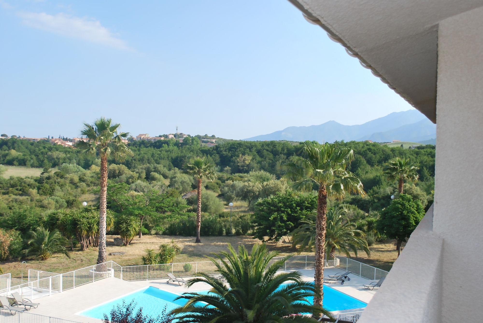 Adonis Saint Florent Exterior photo
