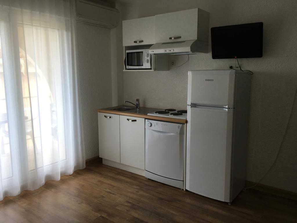 Adonis Saint Florent Exterior photo