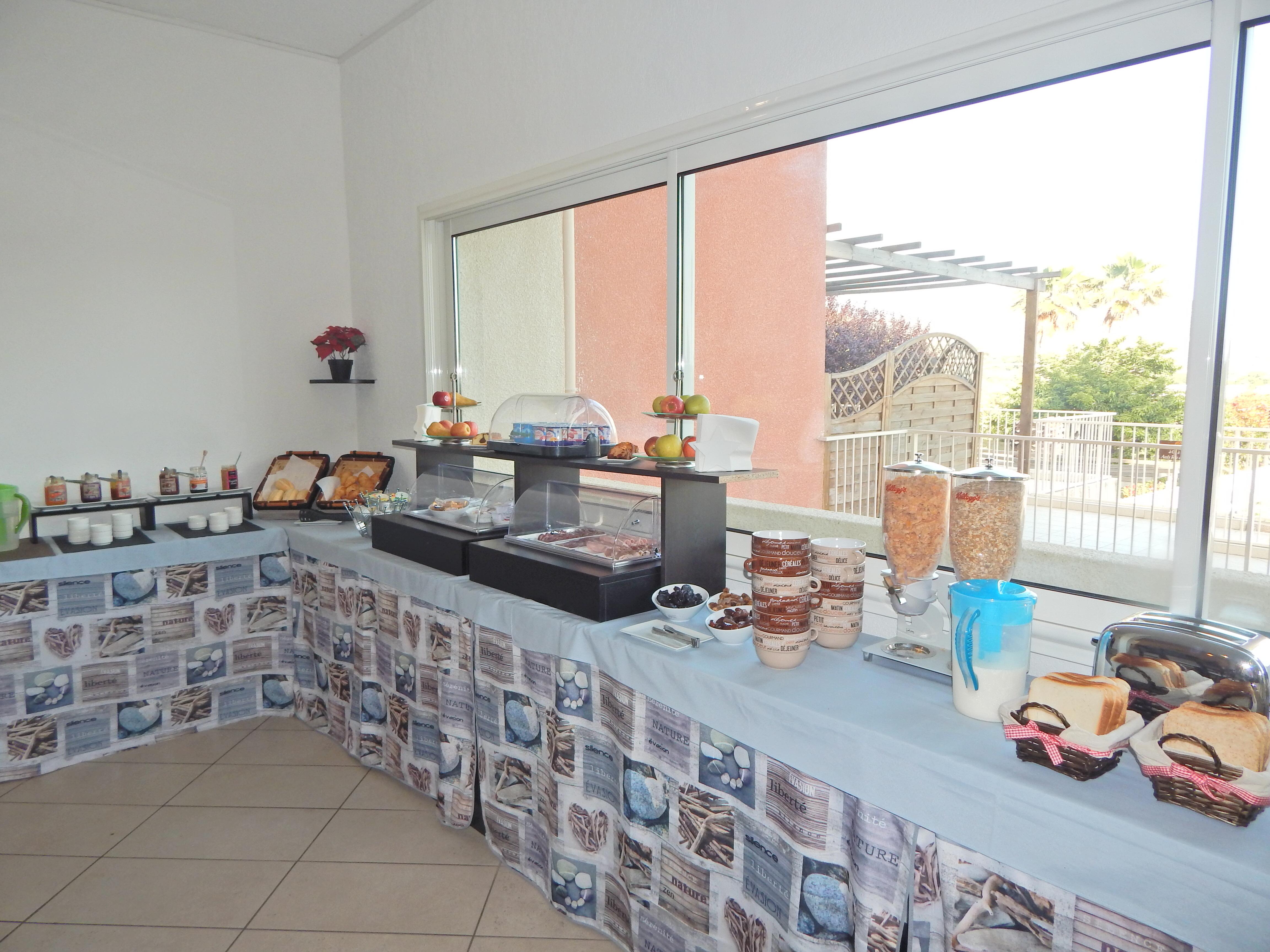 Adonis Saint Florent Exterior photo