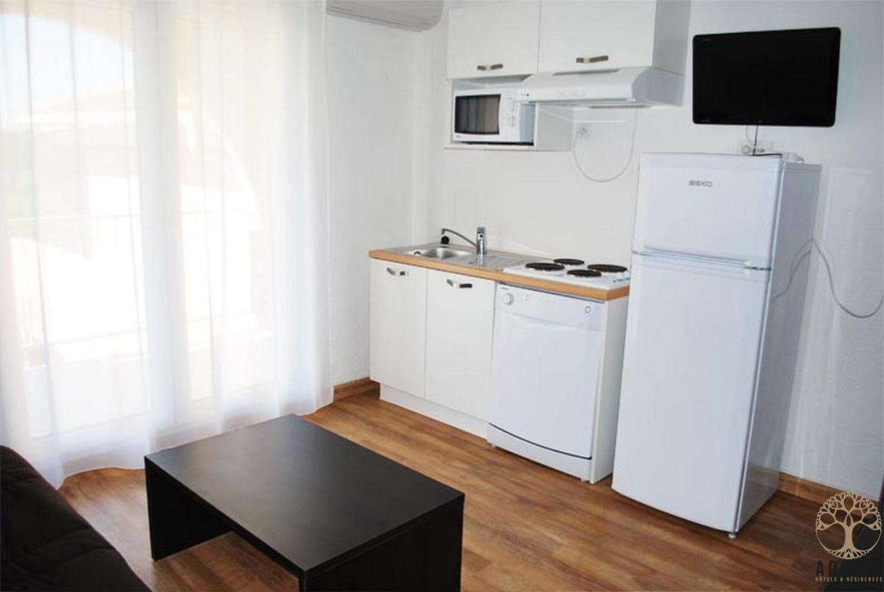 Adonis Saint Florent Exterior photo